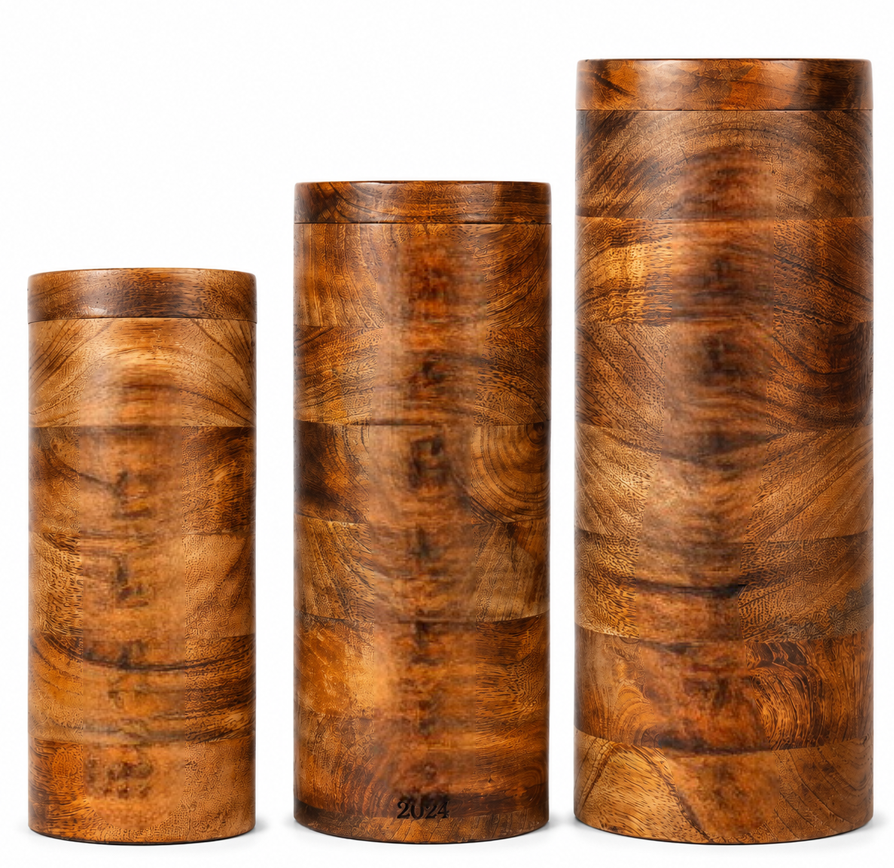Cylindrical Cremation Urn with fractal engraving